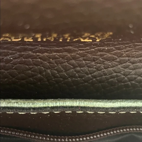 🧚‍♀️✨ Mint Green Metallic Clutch Made in Italy BENOA 🧚‍♀️✨ - Picture 4 of 9